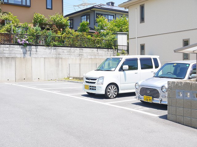 アズールＡ・Ｂの駐車場