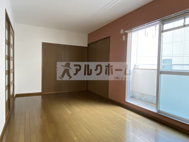 メゾンプチフォーレの洋室