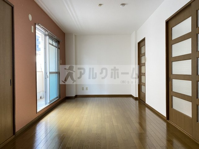 メゾンプチフォーレの洋室