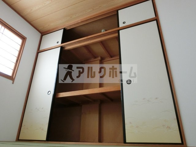 メゾンプチフォーレの収納|メゾンプチフォーレ（柏原市清州）　押入れ
