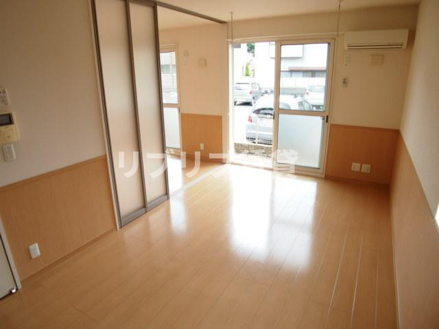 Ya-ECO House(ヤーエコハウス)の居間・リビング