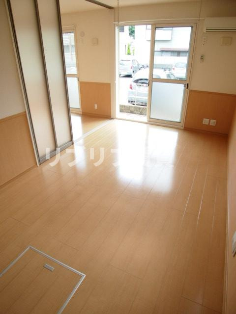 Ya-ECO House(ヤーエコハウス)の居間・リビング