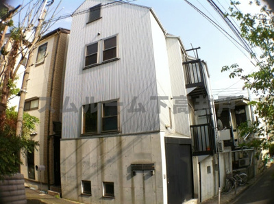 【外観】 | FREHLEY | 2004年築のきれいな建物