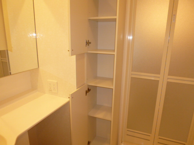 ファーデン・ハウスの洗面所|棚