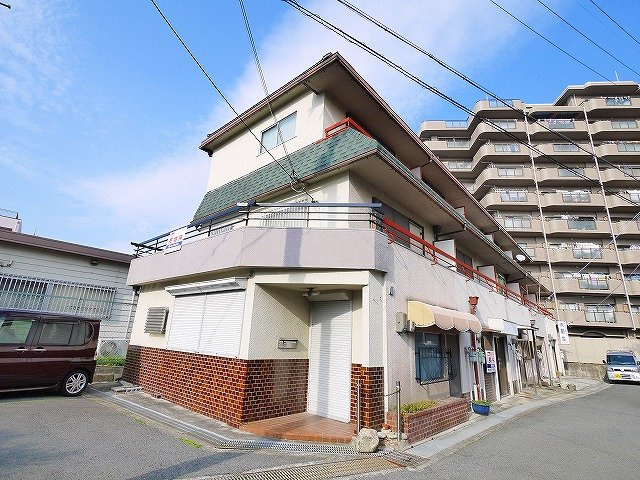 九条駅前テラスハウスの外観