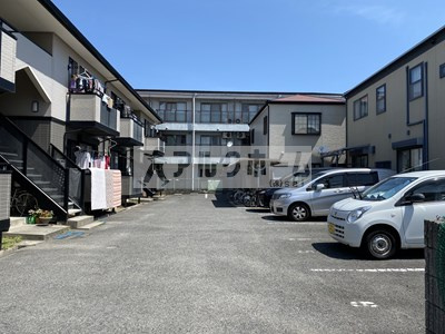 マルシェ玉手の駐車場