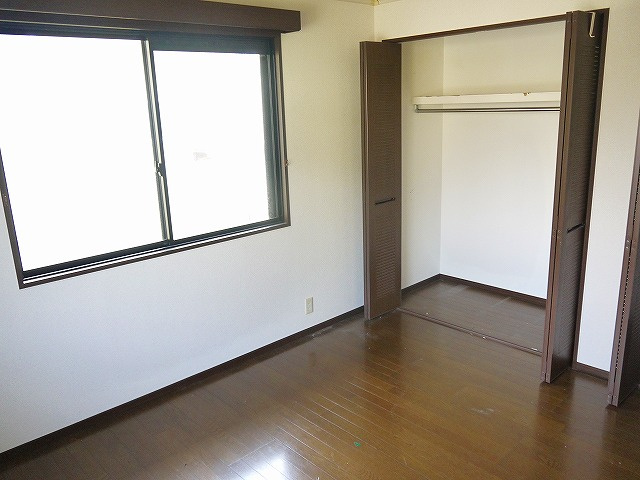 桜が丘2丁目一戸建賃貸住宅の洋室|ゆったりした洋室です