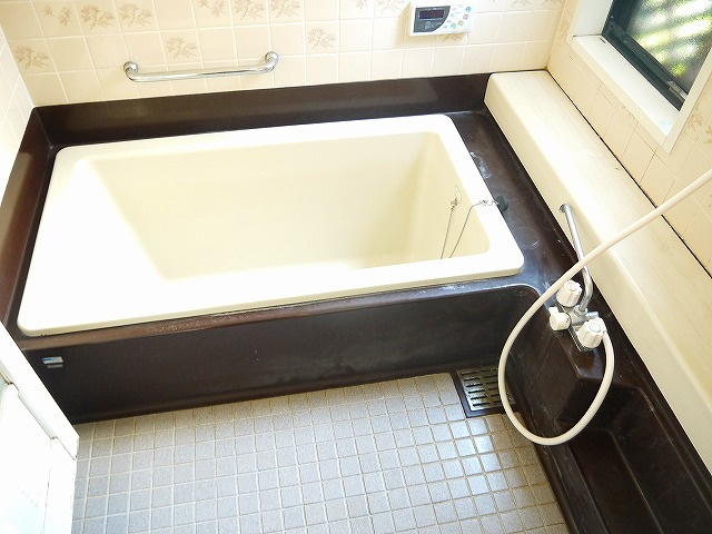 桜が丘2丁目一戸建賃貸住宅の浴室|ゆったり過ごせるお風呂です