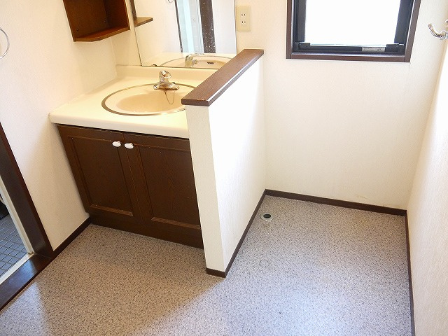 桜が丘2丁目一戸建賃貸住宅の洗面所|忙しい朝には欠かせない洗面所です