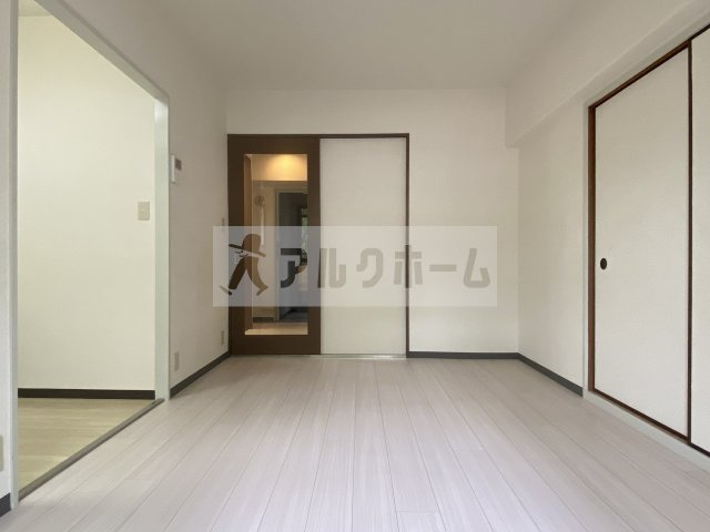 メゾンアルカディアの居間・リビング|メゾンアルカディア　リビングルーム