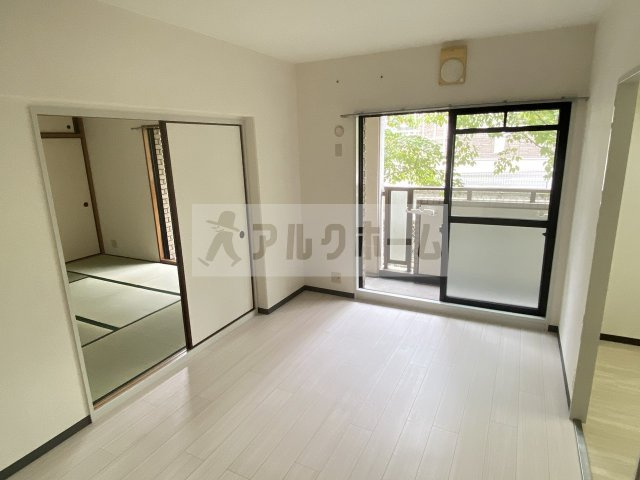 メゾンアルカディアの居間・リビング|メゾンアルカディア　リビングルーム