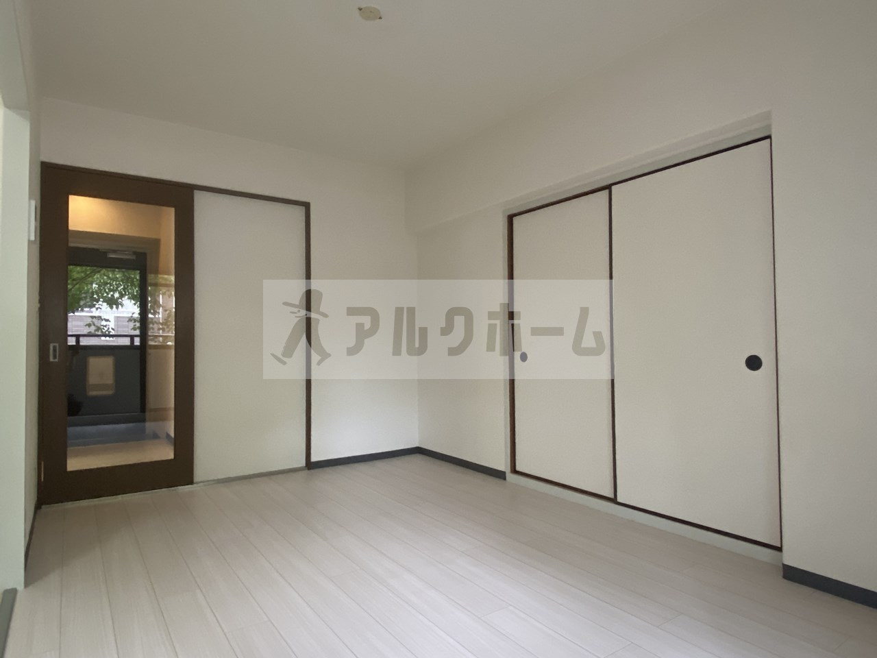 メゾンアルカディアの居間・リビング|メゾンアルカディア　リビングルーム