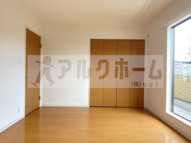 クアトロファミリアーレ今町の洋室