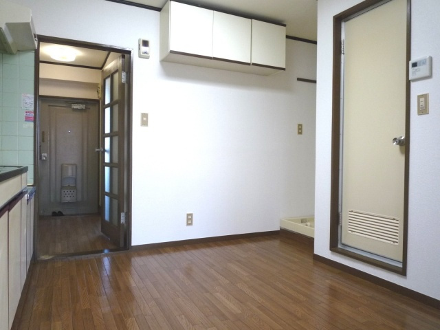 ローズマンション八坂の居間・リビング