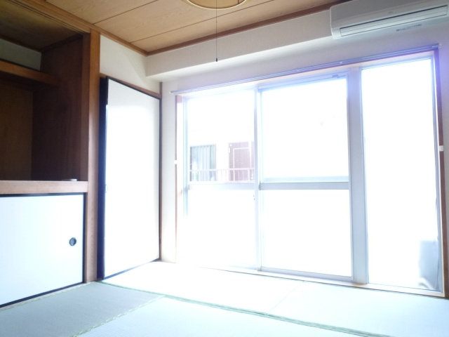 ローズマンション八坂の和室