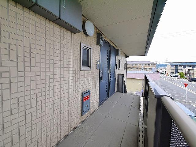 ハイツ藤岡のエントランス