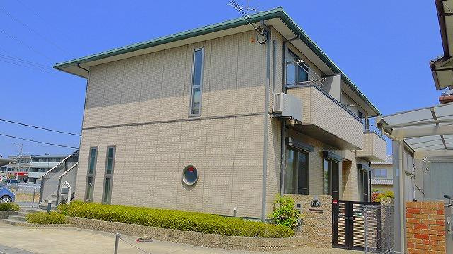 ハイツ藤岡の外観