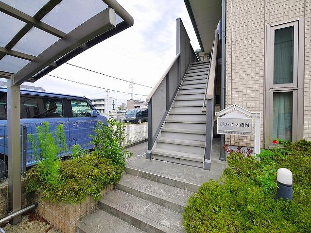 ハイツ藤岡のエントランス