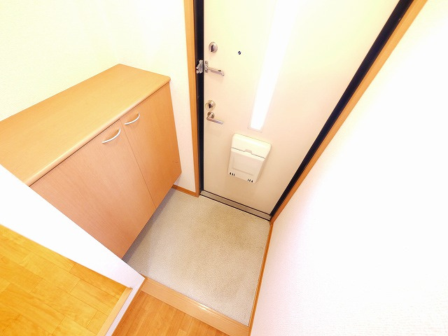セジュール木津Bの玄関|シンプルで使いやすい玄関です