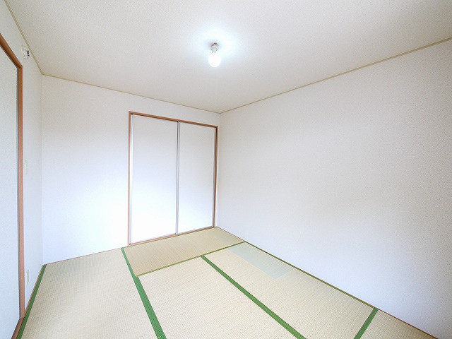 セジュール木津Bの和室|フローリングだけでなく、和室もあります