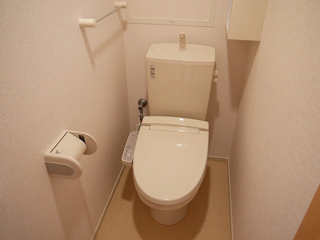 エレガンテのトイレ|清潔感のあるトイレです