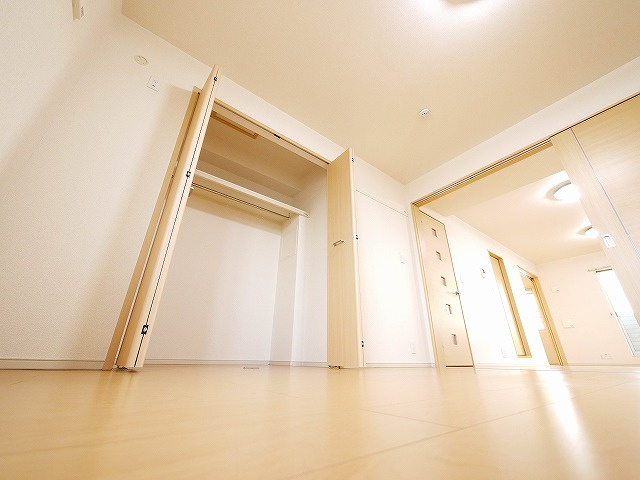 エレガンテの収納|大きなものも収納できそうです