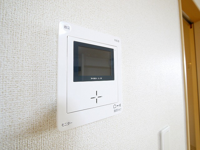 エレガンテのセキュリティ|モニター付きインターホンです