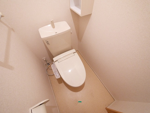 エレガンテのトイレ|落ち着いた色調のトイレです