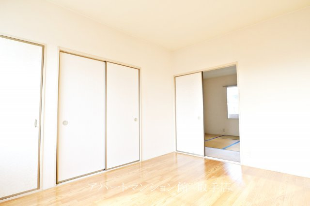 セフィラ青柳の洋室