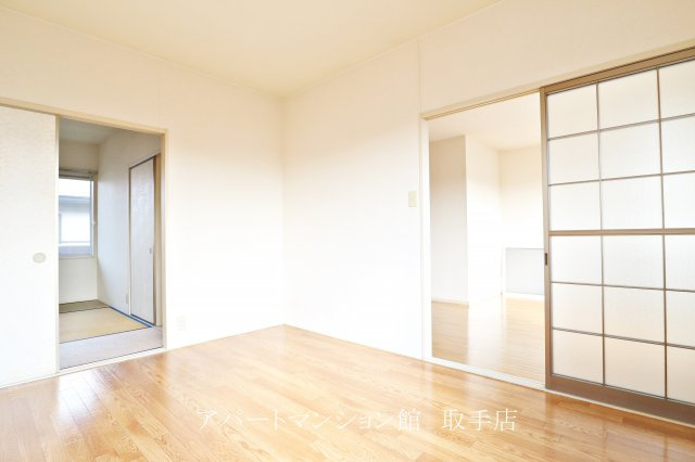 セフィラ青柳の洋室