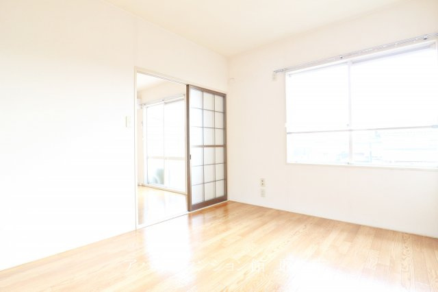 セフィラ青柳の洋室