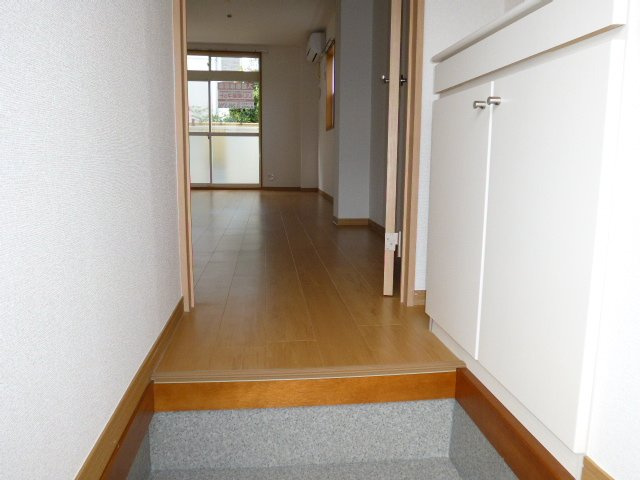 ニューシティヒラタＡの玄関