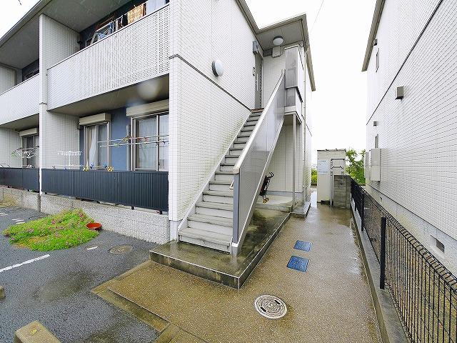 フルール櫟本Ａのエントランス|毎日通るエントランスはこのようになっています