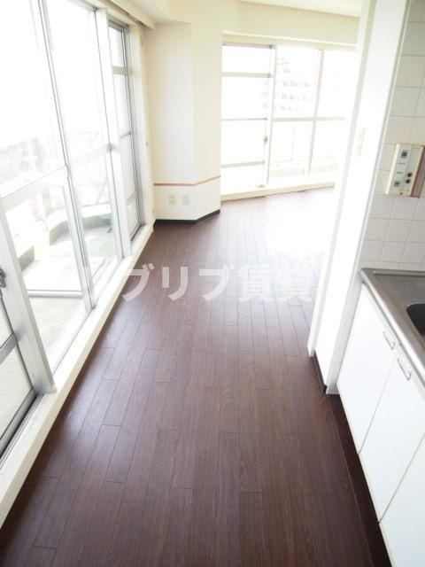 クリスタルスクエアINOHANAの居間・リビング