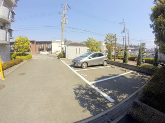 【駐車場】