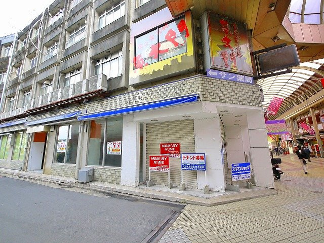天理駅前第2ビルのエントランス