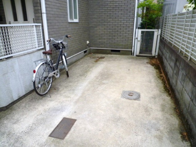 【駐車場】 | 下高井戸三丁目戸建（賃貸）