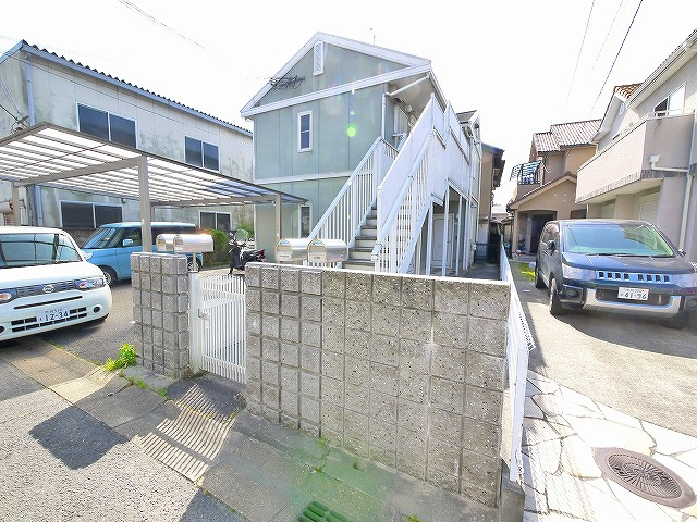 岡本ハイツ（法蓮町）のその他共用部分|入口前です