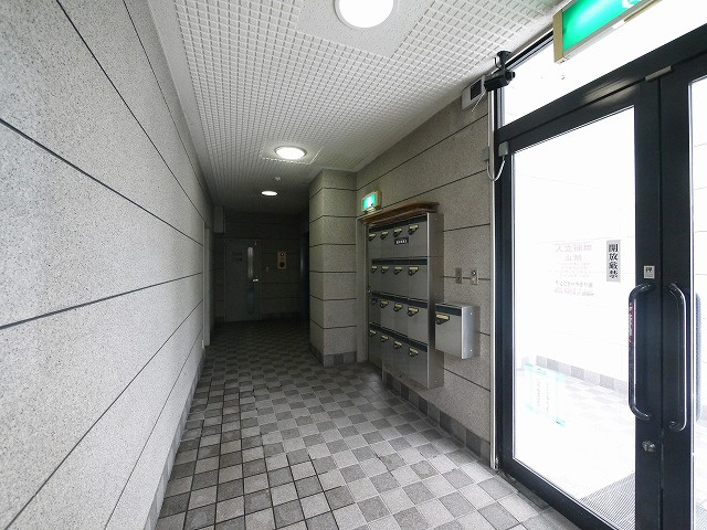 北之庄西町ビルのエントランス|オートロック完備
