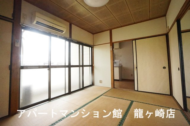 コーポタケウチの居間・リビング