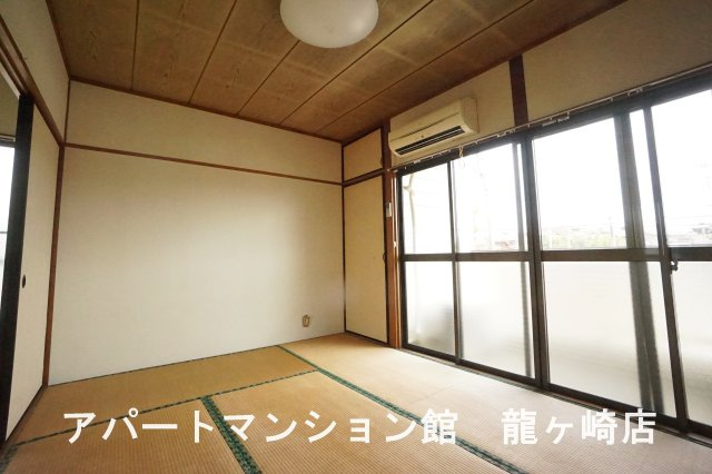 コーポタケウチの居間・リビング