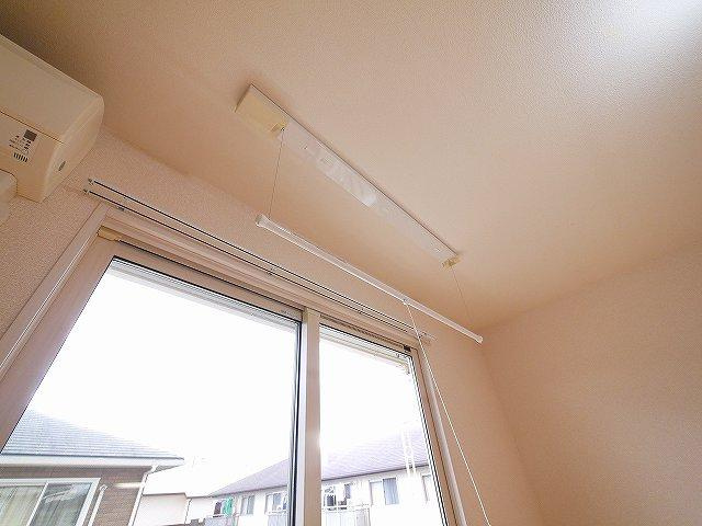 リビングタウン四条大路　Ｄ棟の設備|雨の日も室内物干しは便利です