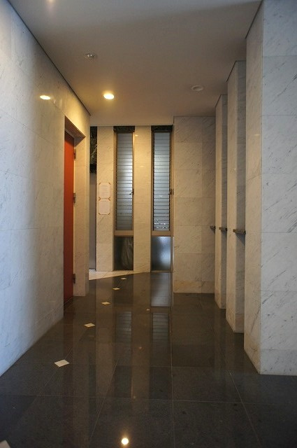 エンクレスト舞鶴のエントランス|エンクレスト舞鶴 605 (1R) エントランス