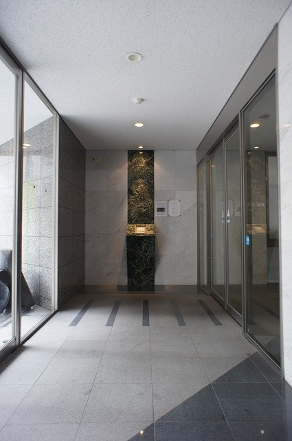 エンクレスト舞鶴のエントランス|エンクレスト舞鶴 605 (1R) エントランス