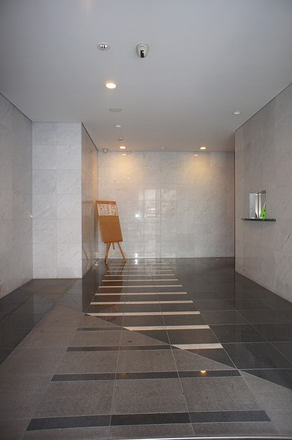 エンクレスト舞鶴のエントランス|エンクレスト舞鶴 605 (1R) エントランス