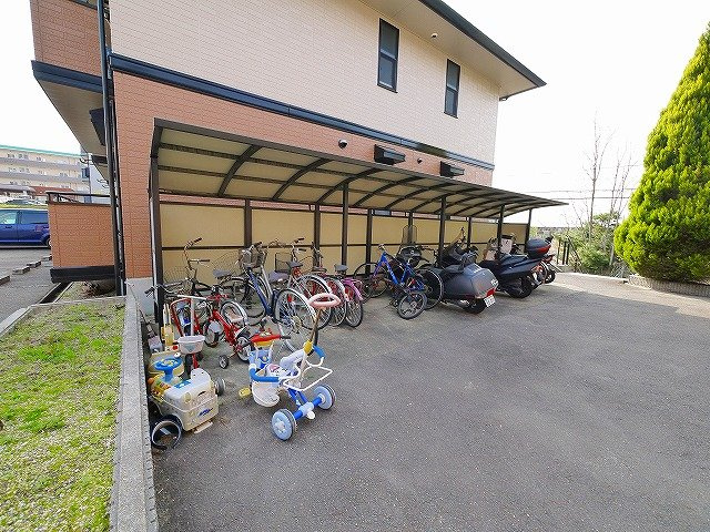ルミエール梅美台Bのその他共用部分|駐輪場