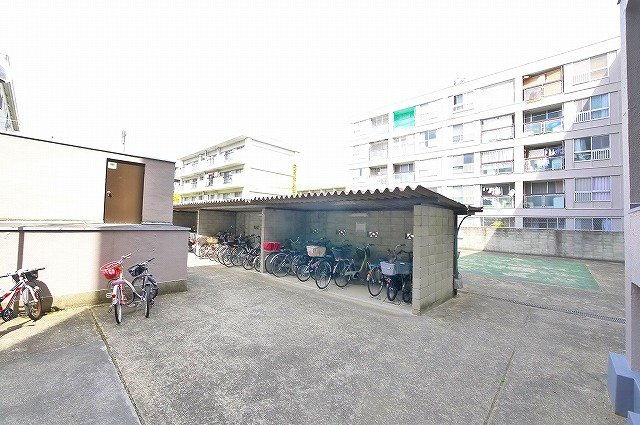 奈良コーポラスのその他共用部分|駐輪スペースはこちら。