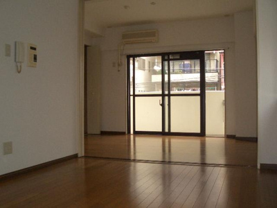 【洋室】 | 晋栄一番館