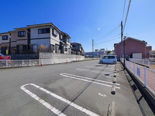 プロムナードⅠの駐車場