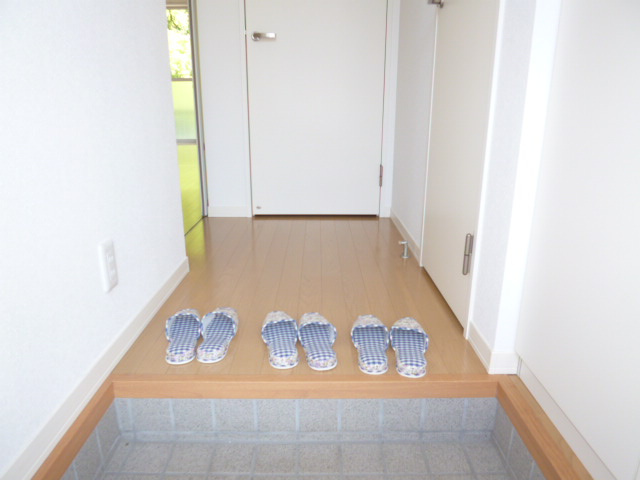 倉敷市児島稗田町のアパートの玄関
